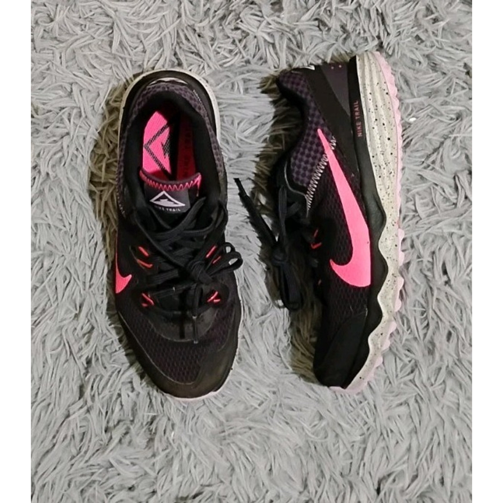 Nike Juniper Trail Womene Size 6.5 Black Running Hiking Shoes CW3809-014